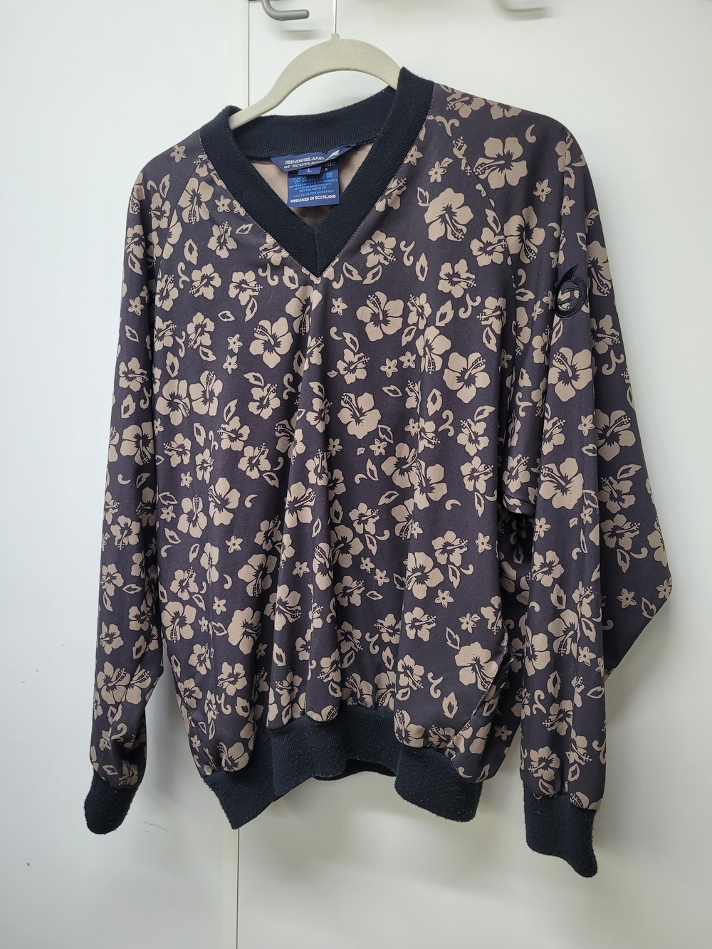 Sunderland V-Neck Floral Sweater - Black with Beige Flowers